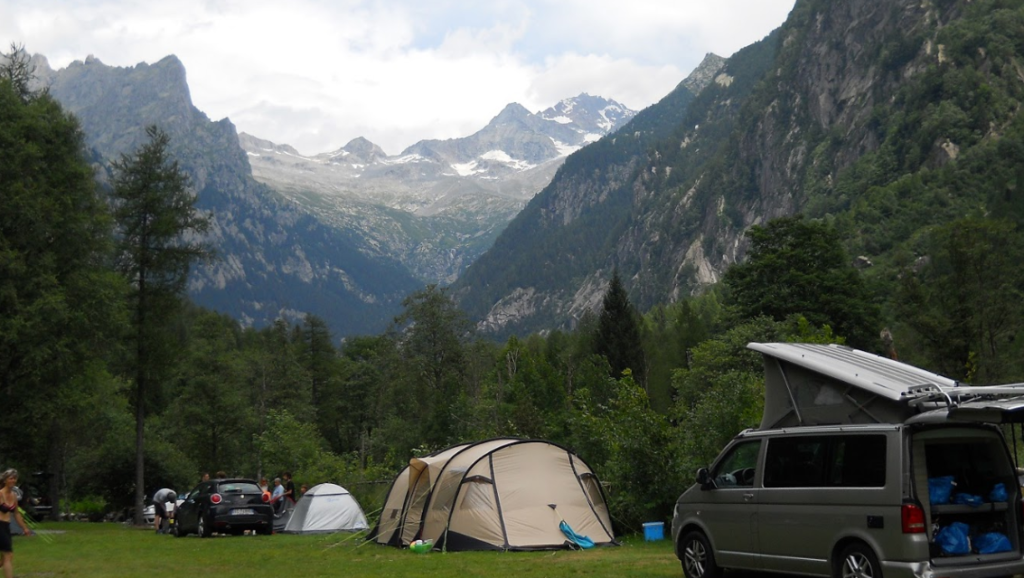 camping-ground-jack-val-di-mello.png