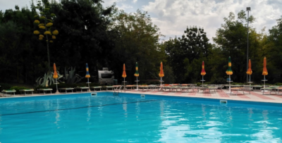 panorama-camping-pesaro-piscina.png